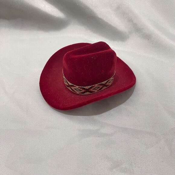 Vintage Cowboy Hat Earring Box with Small Half Inch Chunk of Pyrite Inside - Picture 5 of 11